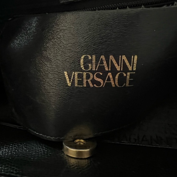 Authentic Vintage Gianni Versace blk leather bag with gold hardware - Picture 10 of 11